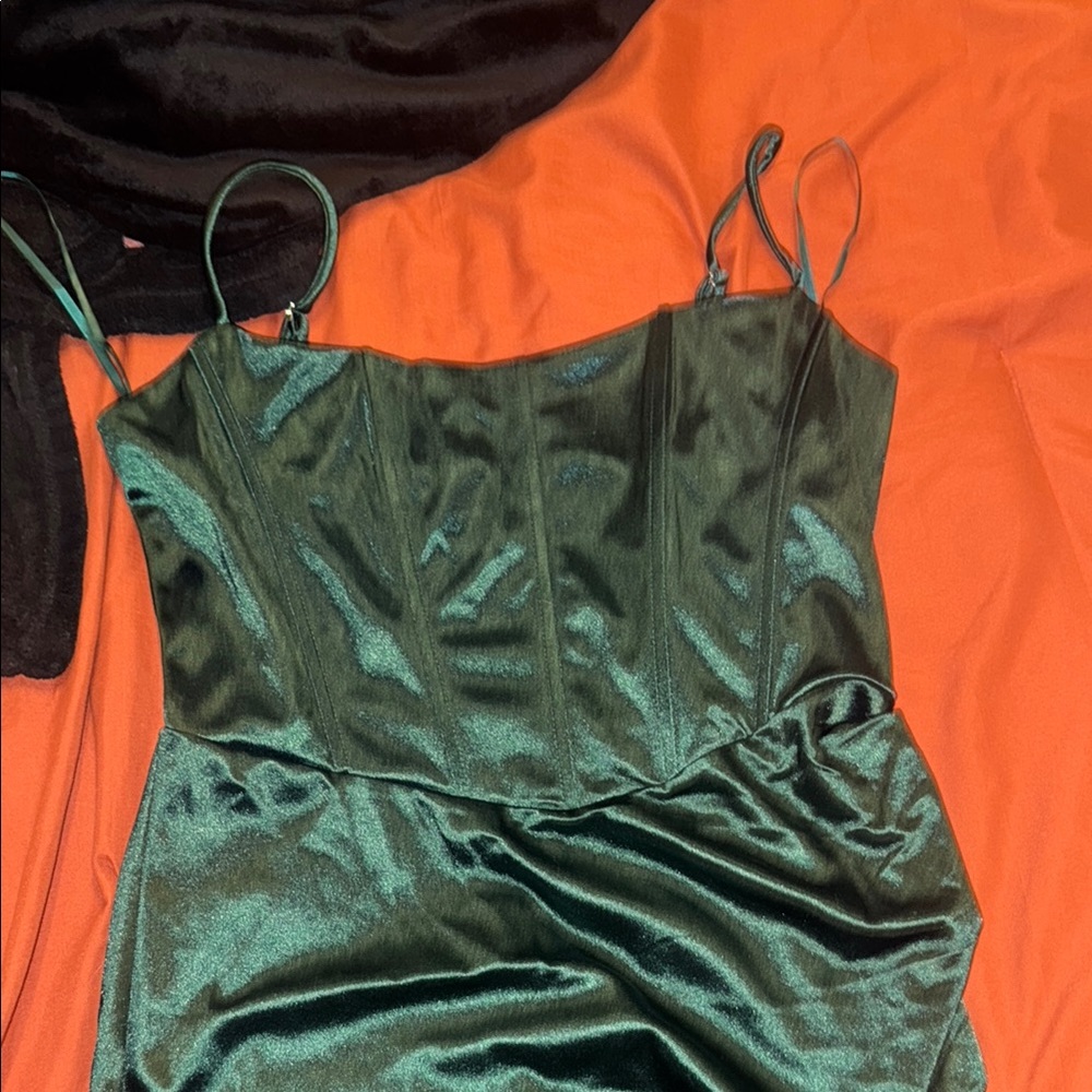 Windsor green satin prom dress never worn